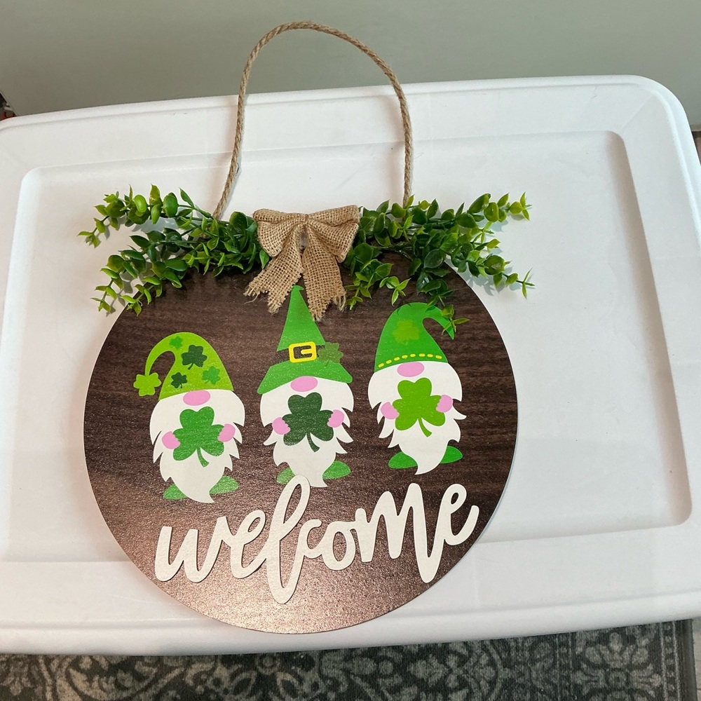 St. Patrick’s Day Welcome Sign Front Door Hanging Decor Wood Shamrock